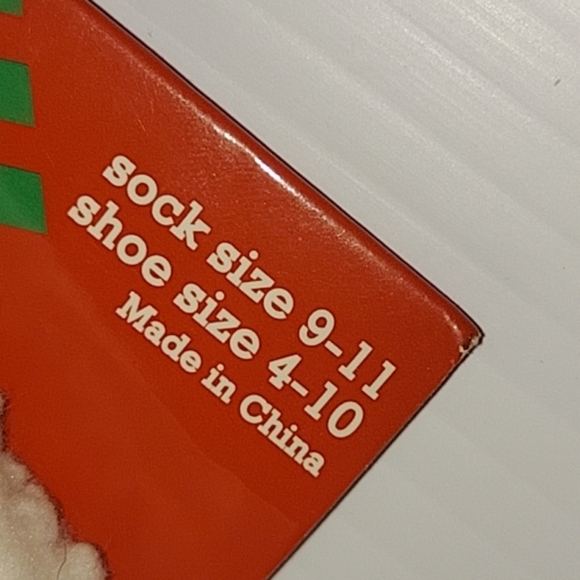 Cozy and Comfy: Sherpa Lined Premium Socks for a Happy Holiday - Picture 8 of 11